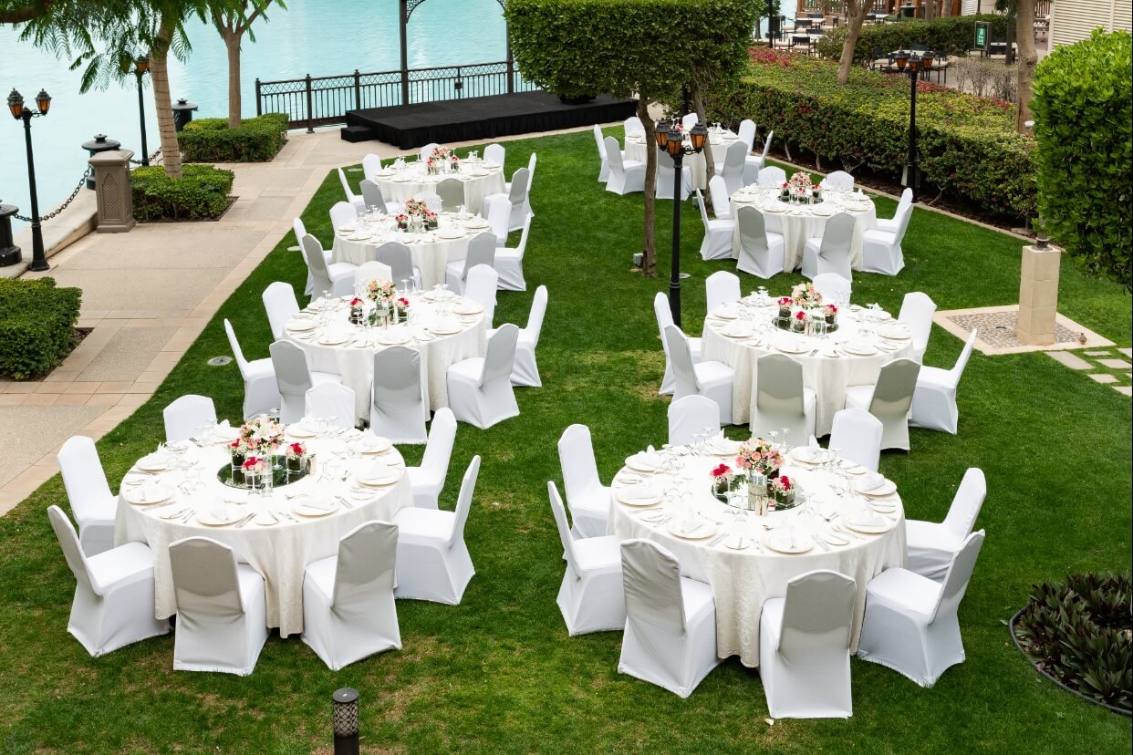 Palace-downtown-lakeside-garden