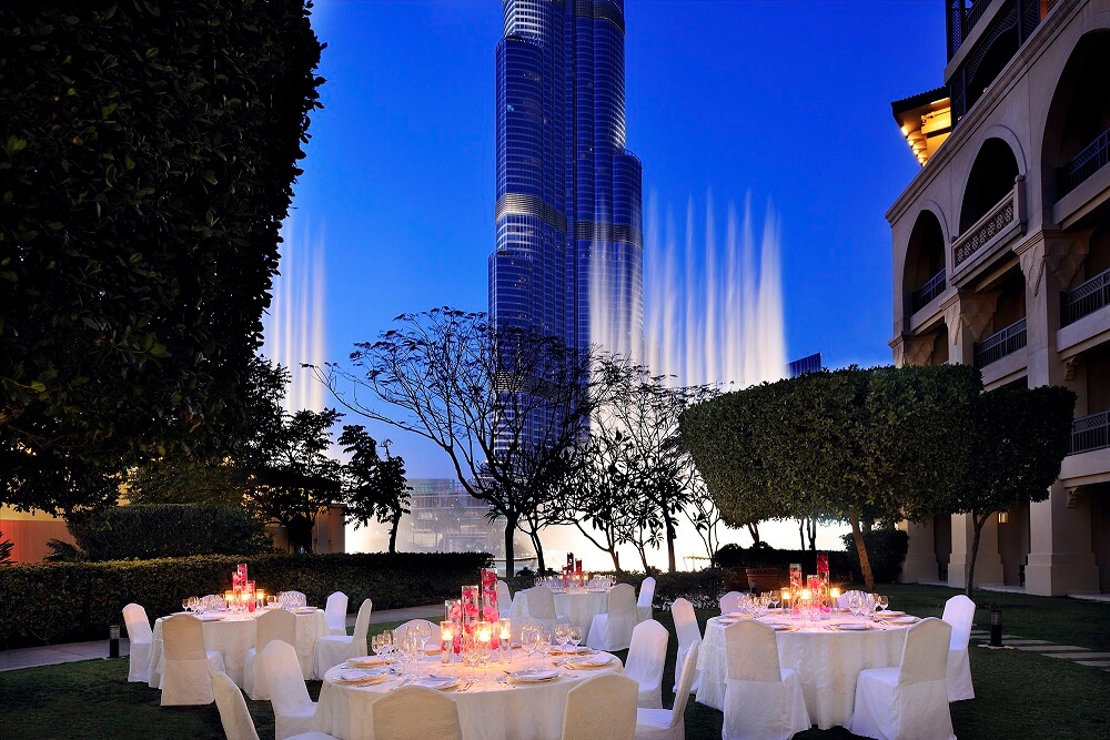 Palace-downtown-fountain-side-garden